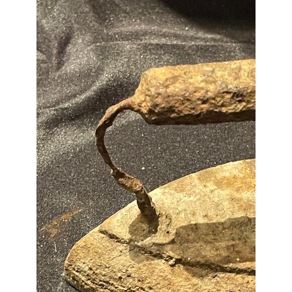 Antique Cast Iron Sad Iron - Heavy Wear - Picture 3 of 5